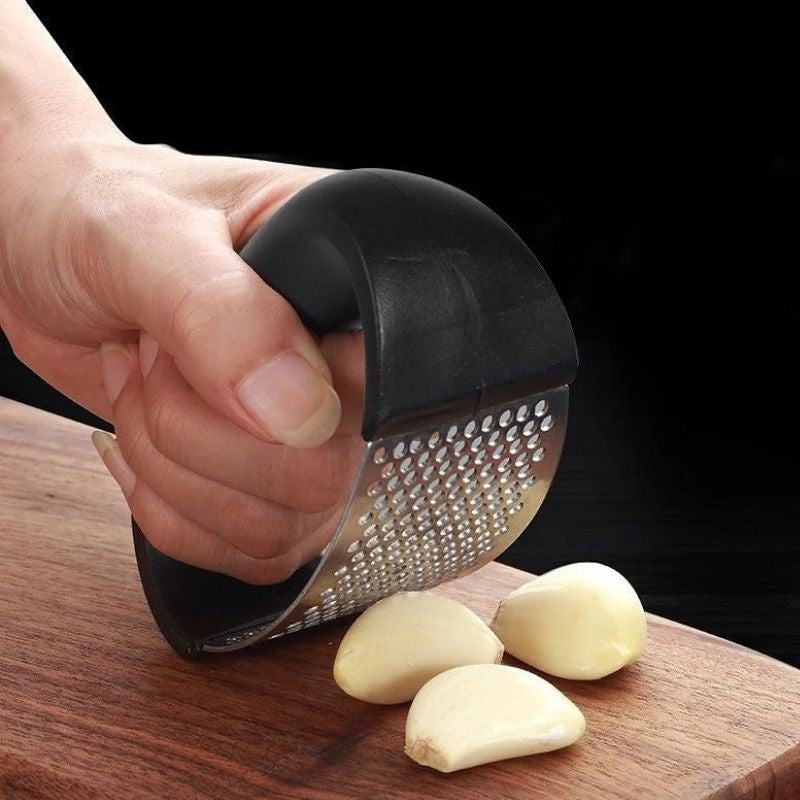 Ergonomic Stainless Steel Garlic Rocker – Easy-Squeeze Manual Mincer