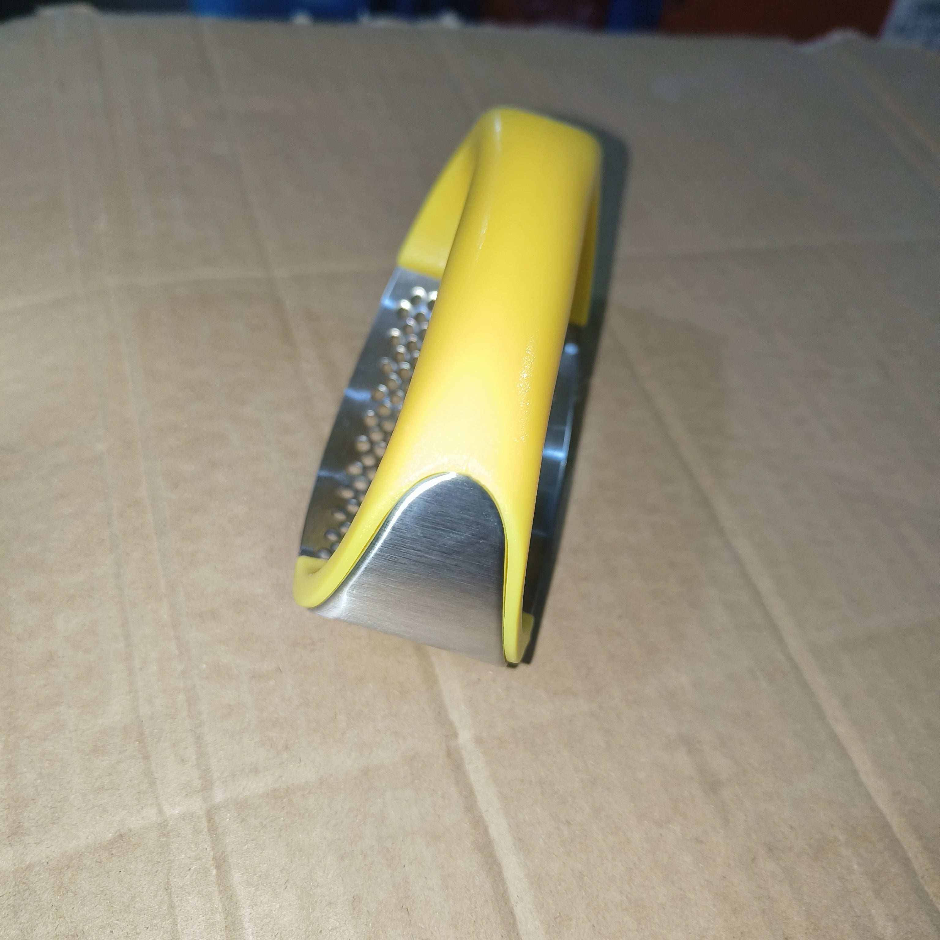 Ergonomic Stainless Steel Garlic Rocker – Easy-Squeeze Manual Mincer