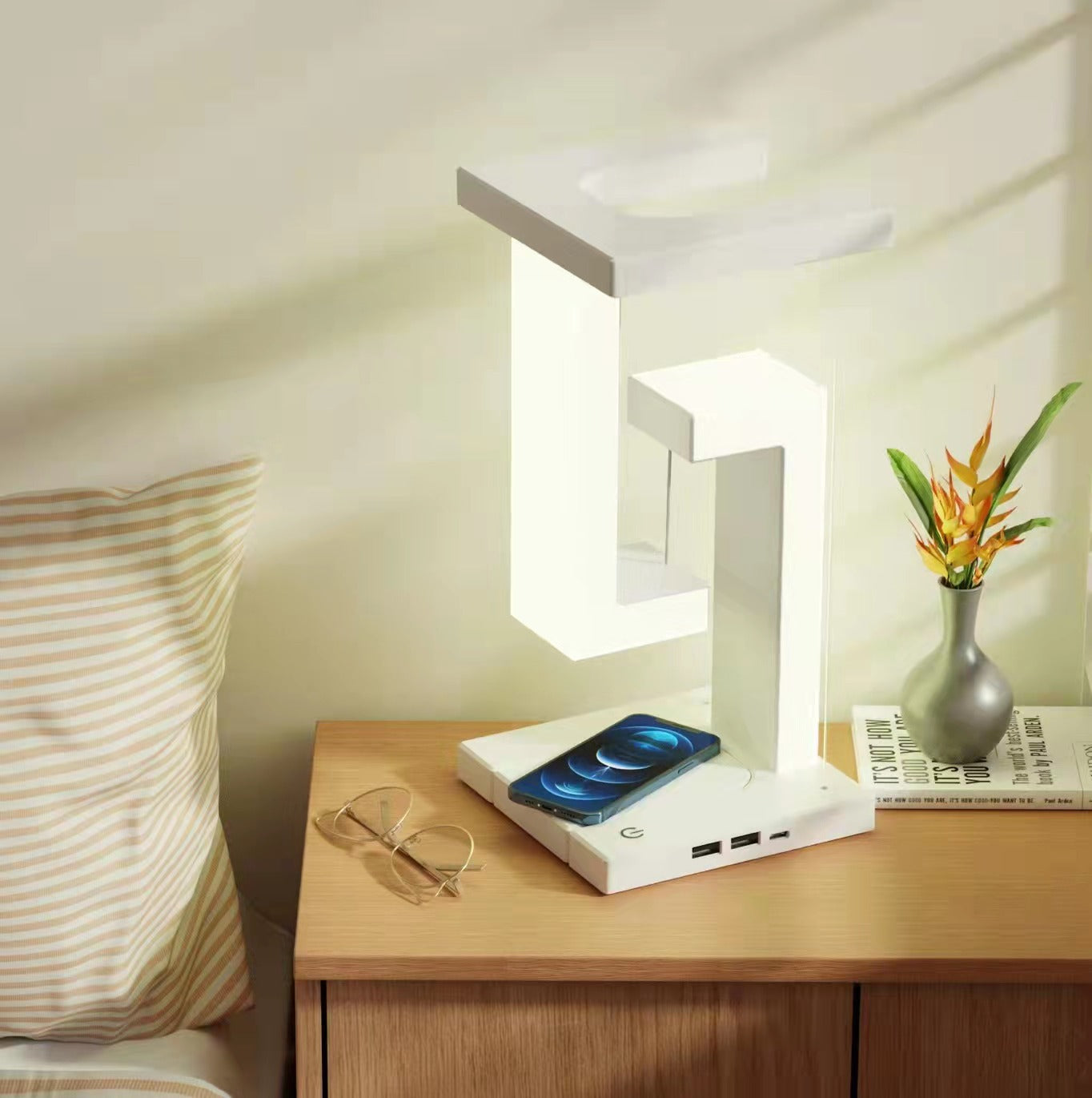Creative Floating Balance Lamp with Wireless Charging – Magnetic Suspension LED Table Lamp for Bedroom & Living Room