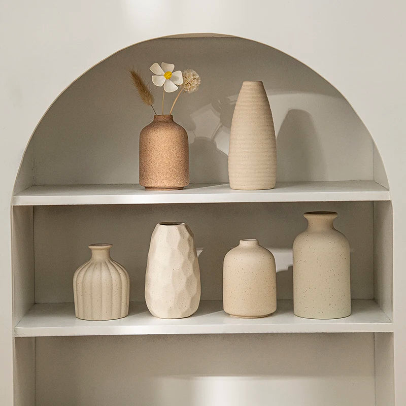 Retro Ceramic Flower Vase – Aesthetic Table Décor for Home & Wedding Gifts