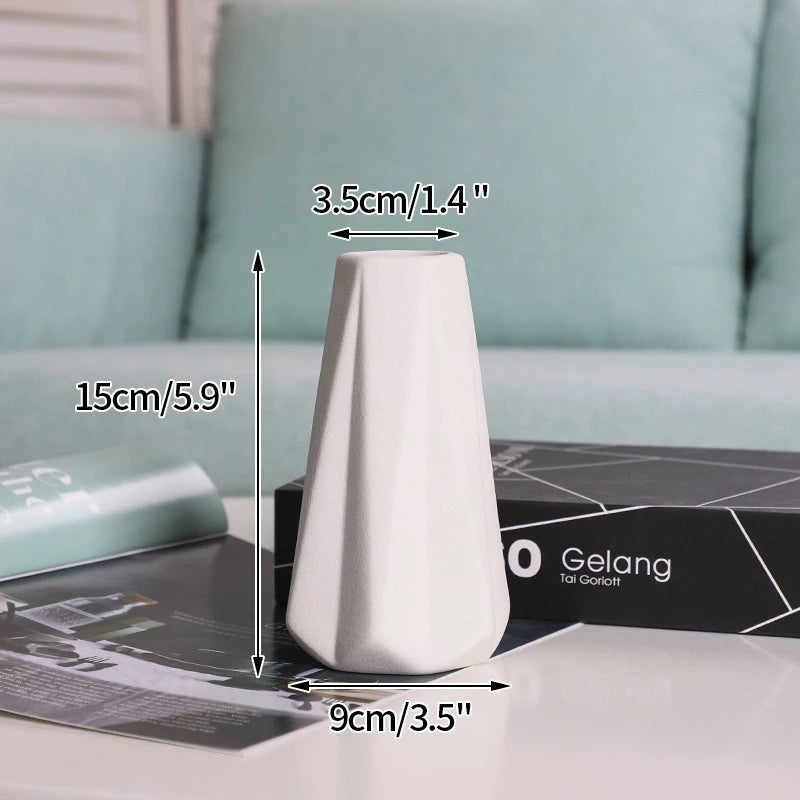 Retro Ceramic Flower Vase – Aesthetic Table Décor for Home & Wedding Gifts