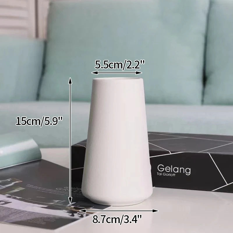 Retro Ceramic Flower Vase – Aesthetic Table Décor for Home & Wedding Gifts